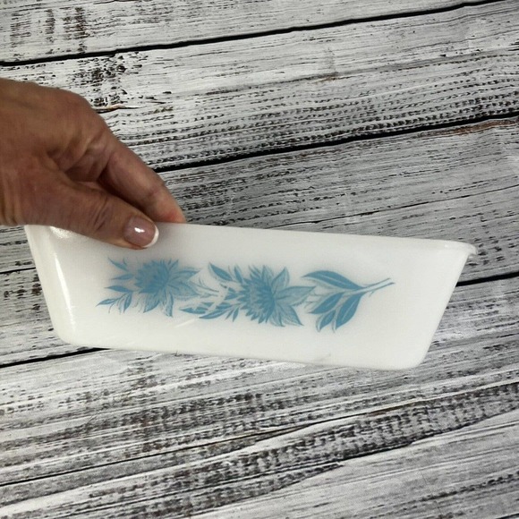 Vintage GLASBAKE Loaf Pan White Blue Flowers Milk Glass BLUE THISTLE J-522 - Picture 11 of 11